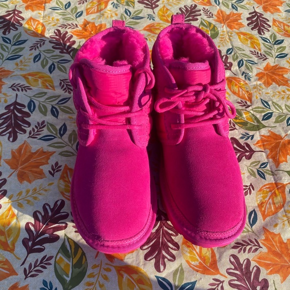 Bubblegum Barbie Pink Women’s UGG Neumel Boots - Picture 4 of 8